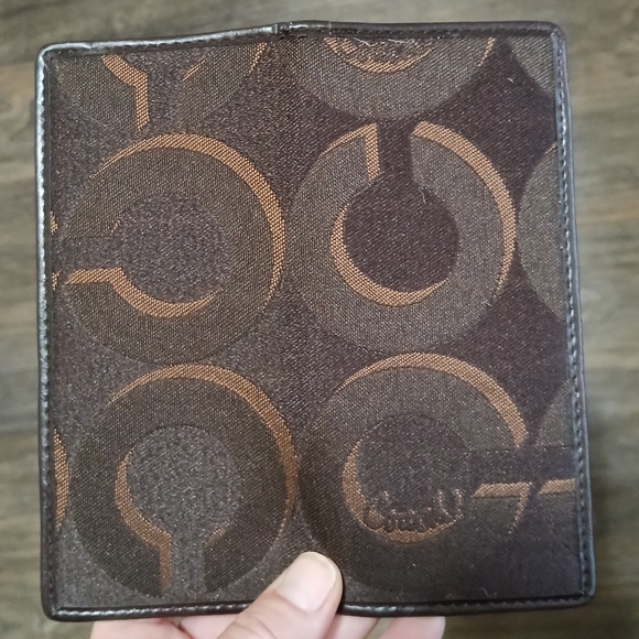 Vintage Coach Checkbook Cover. - Picture 10 of 10